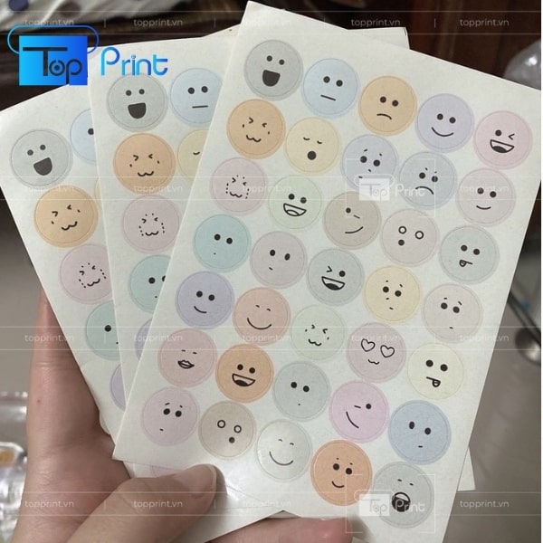 nhan dan sticker hinh mat cuoi