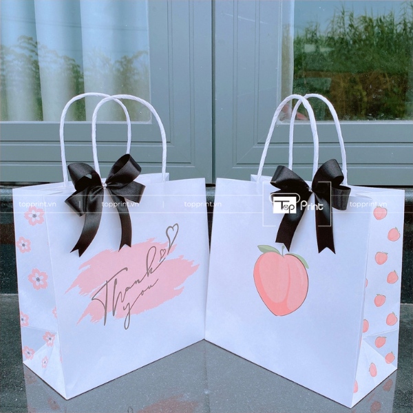 Mẫu túi giấy đựng quà classic màu trắng