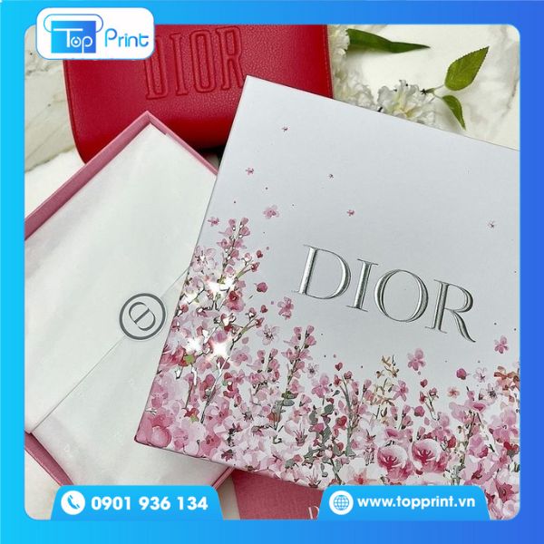 Hộp giấy Dior bắt mắt