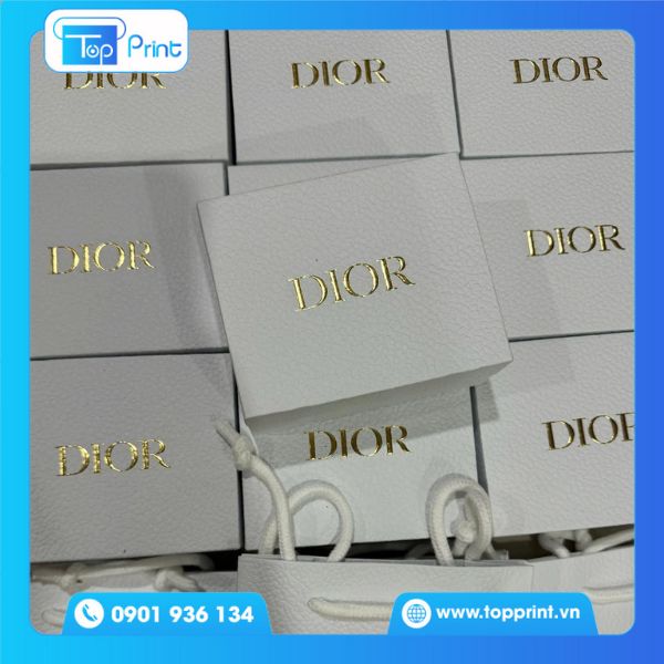 Hộp giấy Dior đựng vòng tay