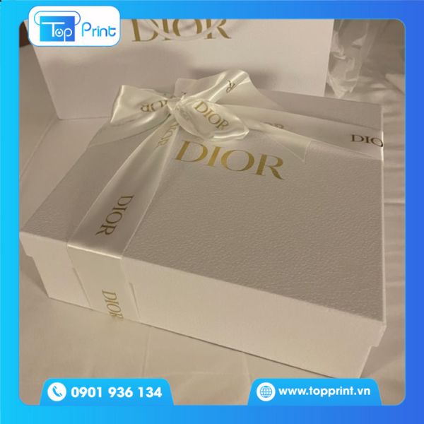 Hộp giấy thời trang Dior