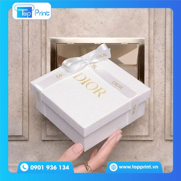 Mẫu hộp giấy Dior đựng nước hoa