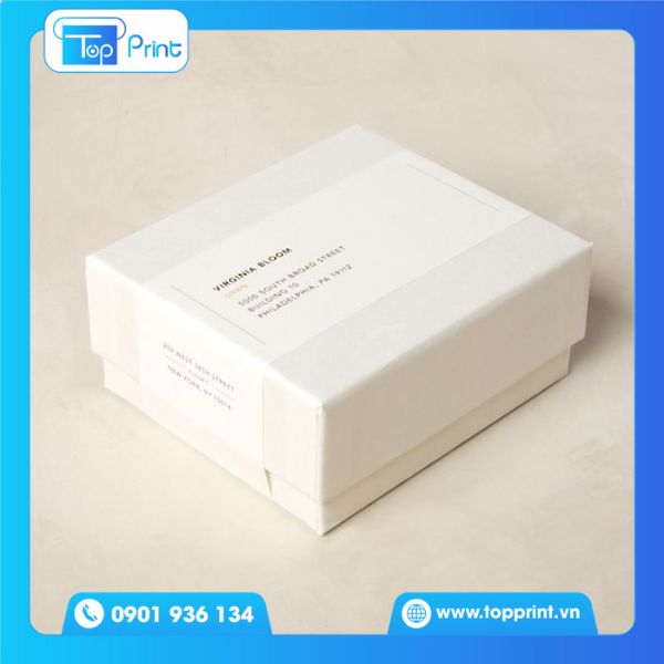 Hộp giấy trắng đựng trang sức