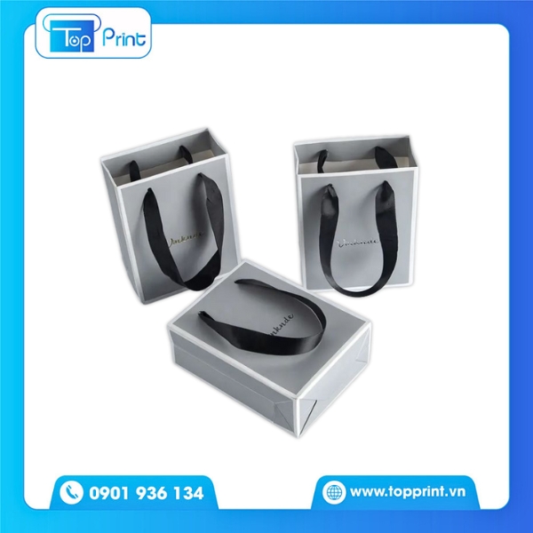 Mẫu Túi Giấy Dây Ruy Băng Hình Vuông Độc Đáo, Lạ Mắt 