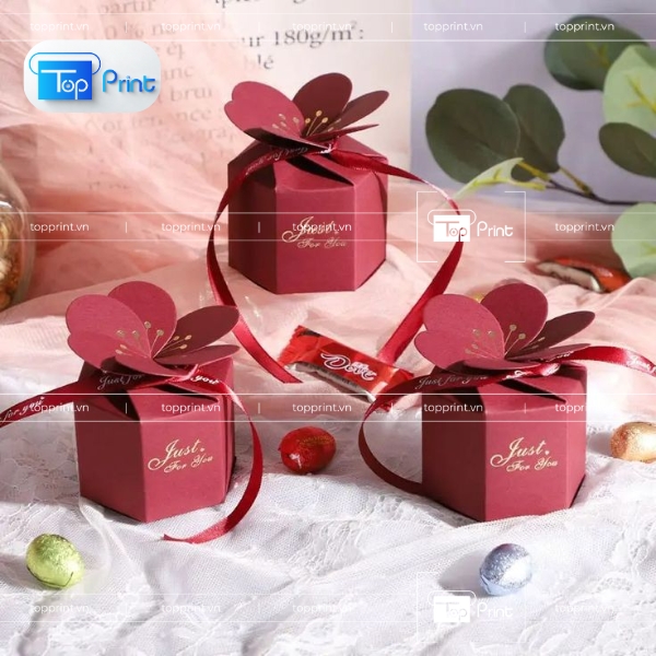 Hộp giấy lục giác đựng quà Valentine