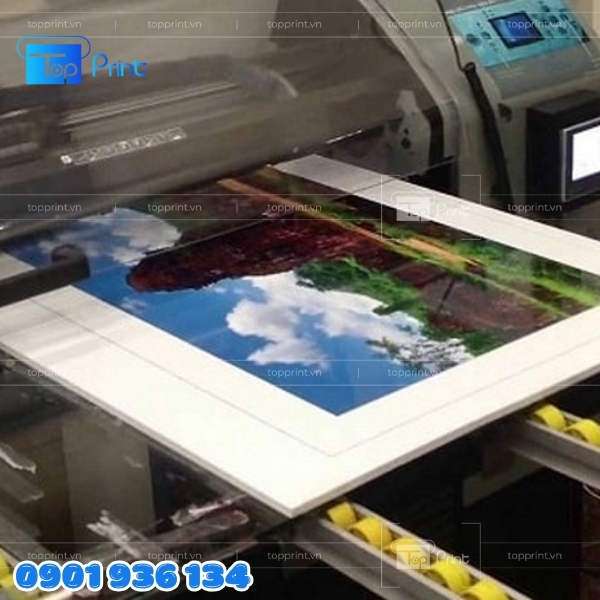 Topprint gia công in UV nổi, phủ bóng cho sản phẩm bao bì cao cấp