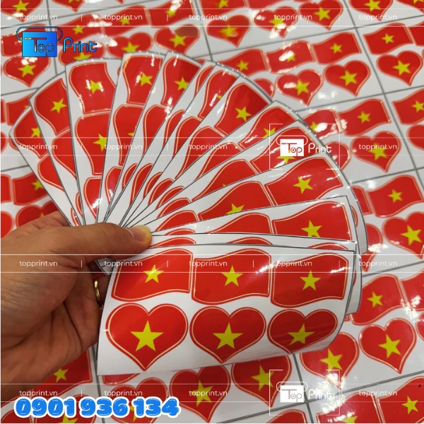 In sticker cờ Việt Nam tr&ecirc;n decal PVC