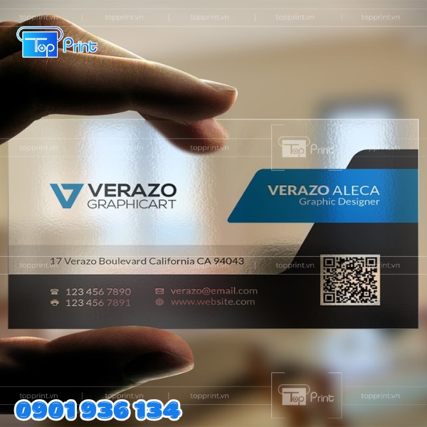 Name card nhựa trong suốt sang trọng với họa tiết ép kim