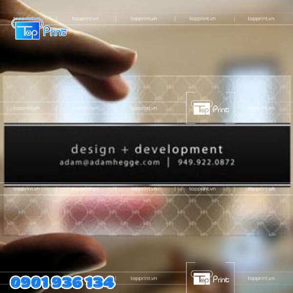 Name card nhựa trong suốt thiết kế đơn sắc sang trọng