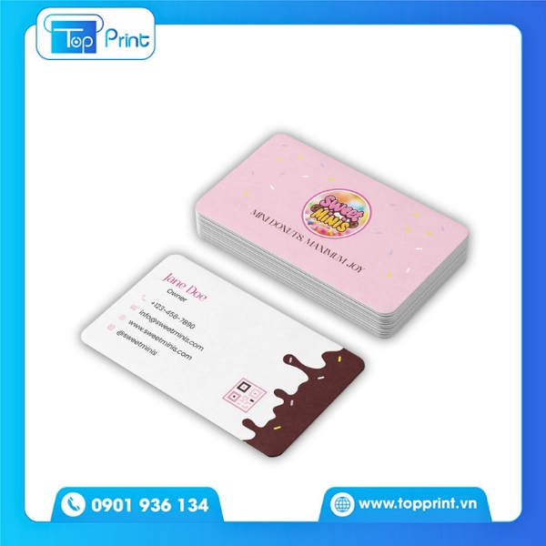 Mẫu card visit tiệm b&aacute;nh m&agrave;u be sang trọng