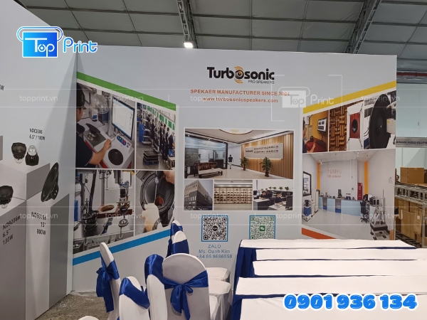 Mẫu backdrop thôi nôi bé trai phong cách phi hành gia