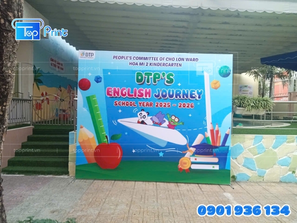 Mẫu backdrop PP bồi formex cắt bế theo hình