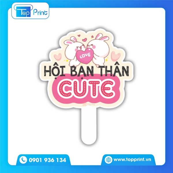 Mẫu hashtag cầm tay cute với m&agrave;u sắc tươi s&aacute;ng