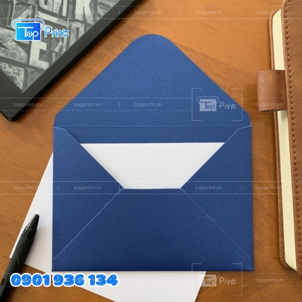 Mẫu phong b&igrave; nắp chữ V in ấn chất lượng cao