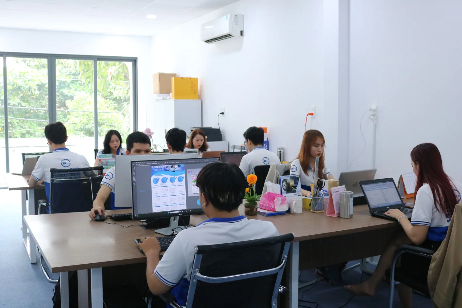 Đội ngũ thiết kế túi giấy chuyên nghiệp